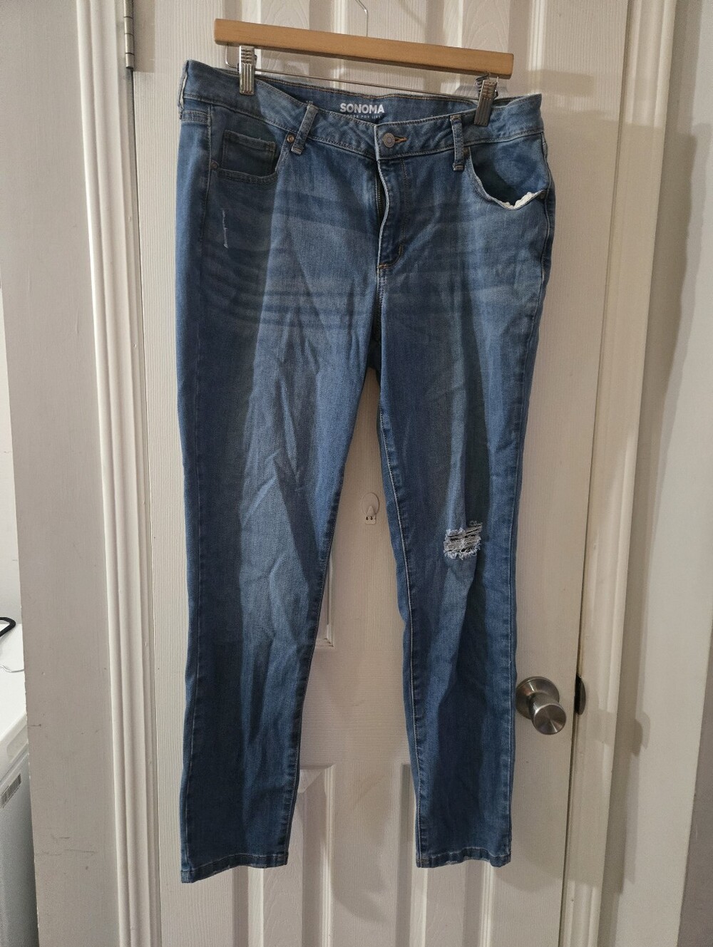 16 long Sonoma skinny jeans